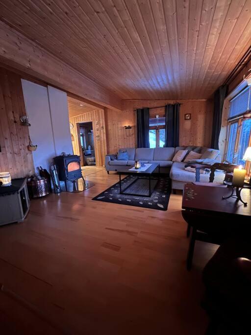 Cozy And Spacious Cabin Svensby Buitenkant foto