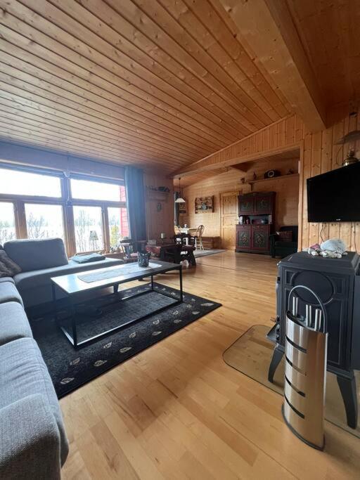 Cozy And Spacious Cabin Svensby Buitenkant foto