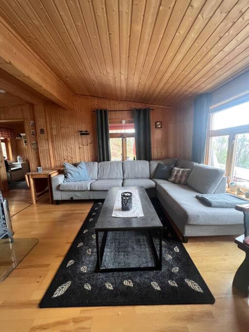 Cozy And Spacious Cabin Svensby Buitenkant foto